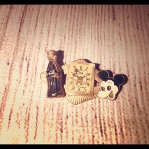 Vintage mickey mouse coke pin